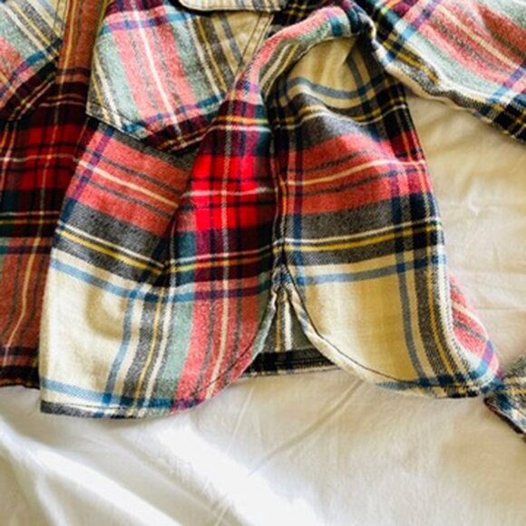 Gap Cropped Plaid Flannel Long Sleeve Shirt - Picture 9 of 16